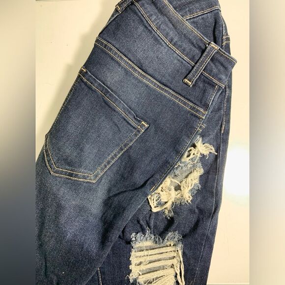 ⭐️Dark blue wash distressed High-Rise stretchy form fitting jeans - Picture 7 of 7